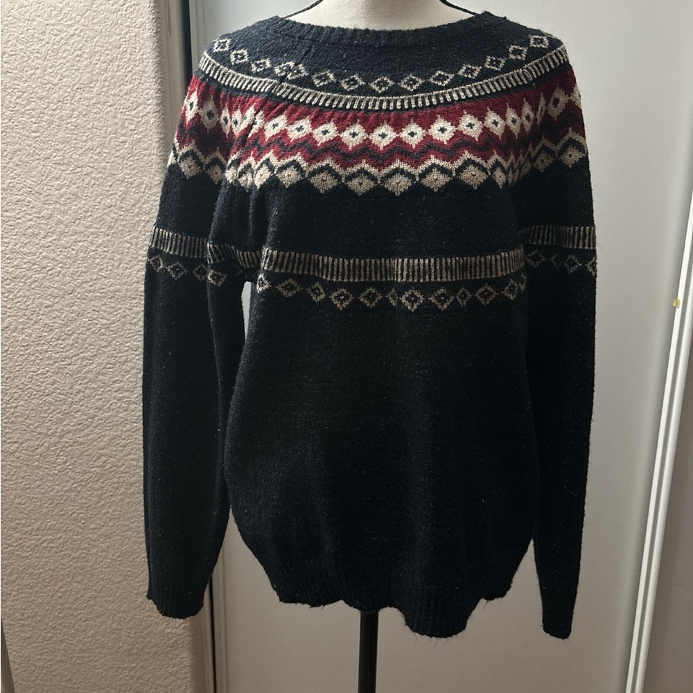 Weatherproof Vintage Black and Burgundy Patterned Sweater - Picture 2 of 4